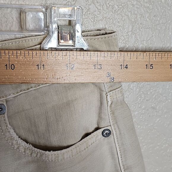 American Eagle 6 Tan Distressed Highest Rise Mom Shorts - Picture 4 of 8